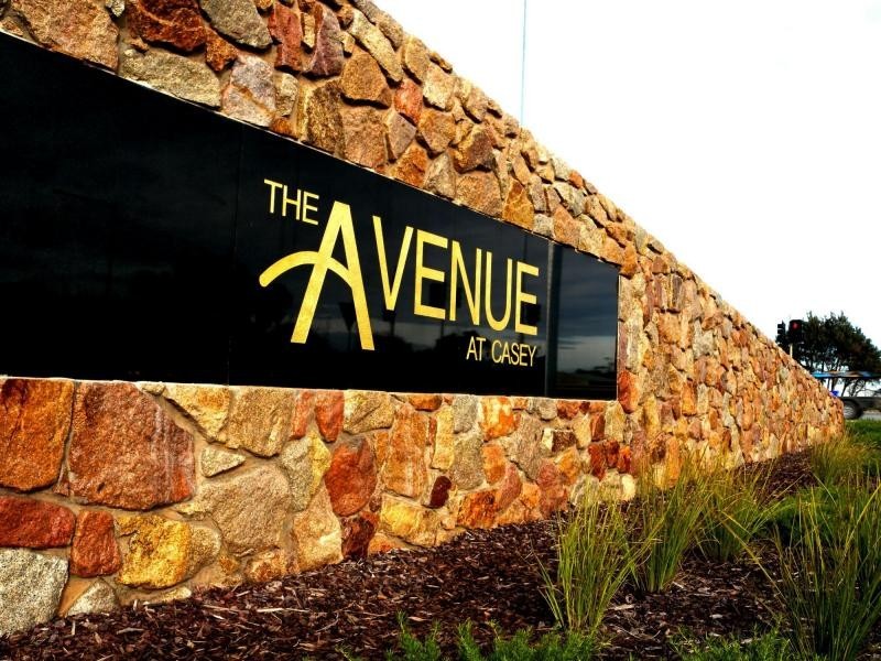 31 Mickleham Drive, Cranbourne North VIC 3977