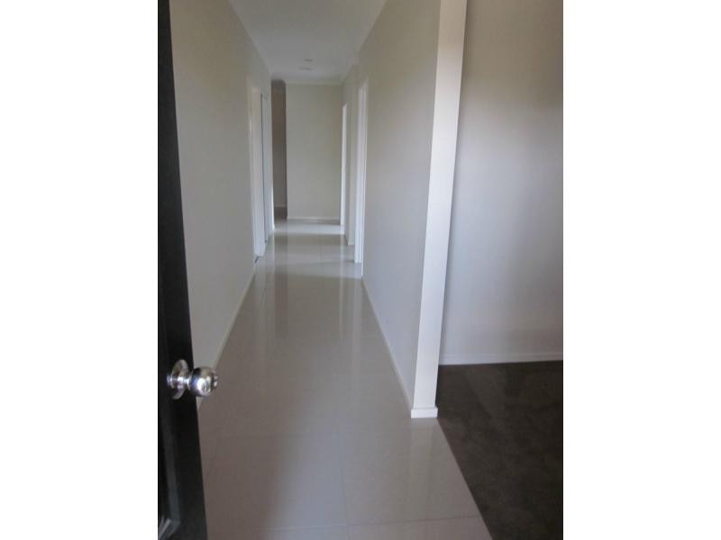 5 Elfin Way, Pakenham VIC 3810