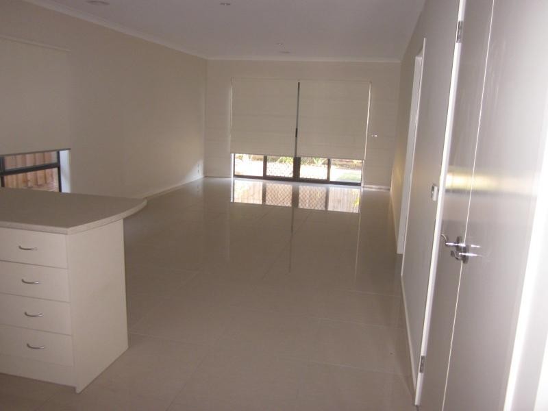 5 Elfin Way, Pakenham VIC 3810