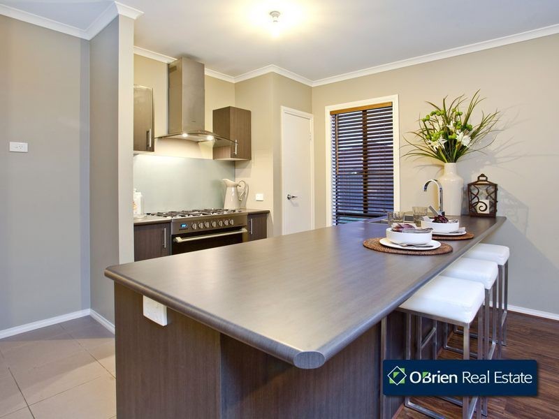 5 Howitt Place, Pakenham VIC 3810