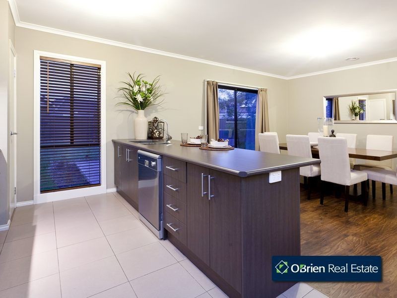 5 Howitt Place, Pakenham VIC 3810