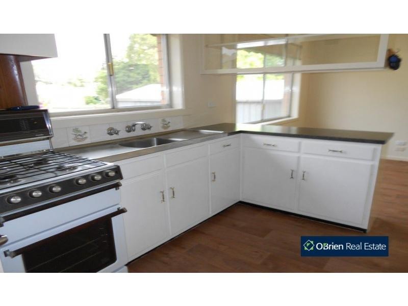 20 Evan Street, Berwick VIC 3806