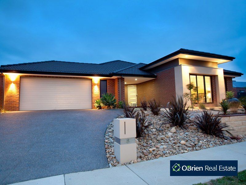 8 Misty Close, Berwick VIC 3806