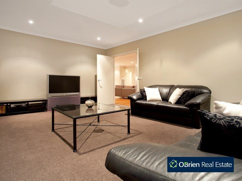 8 Misty Close, Berwick VIC 3806