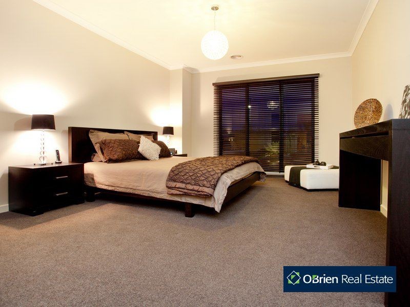 8 Misty Close, Berwick VIC 3806