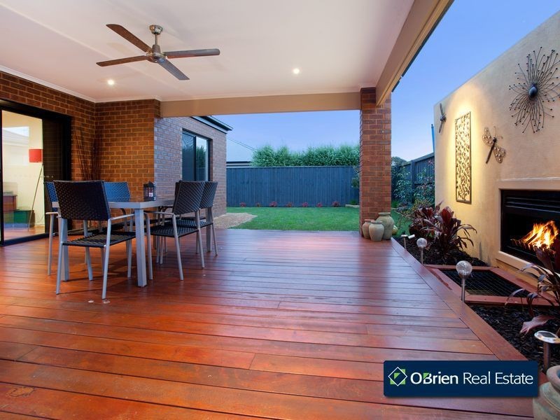 8 Misty Close, Berwick VIC 3806