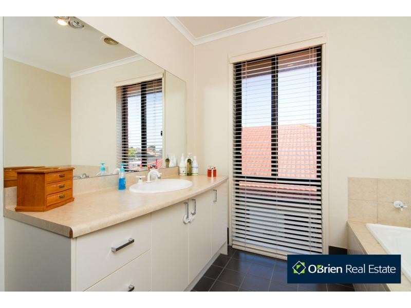 21 Harrington Drive, Narre Warren South VIC 3805