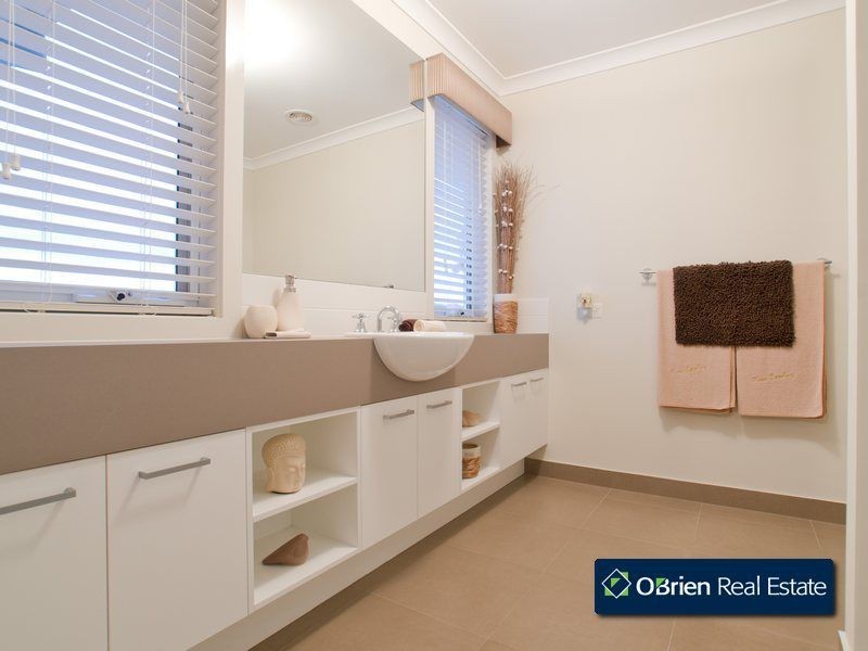 53 Premier Drive, Berwick VIC 3806