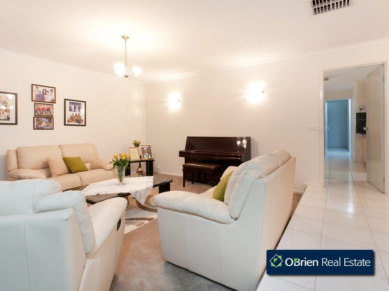19 Coowarra Way, Berwick VIC 3806