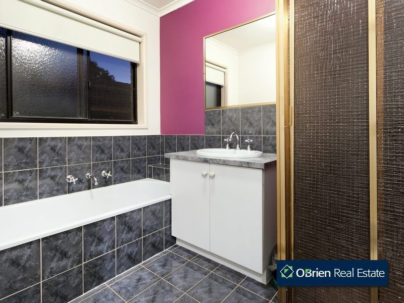 19 Coowarra Way, Berwick VIC 3806