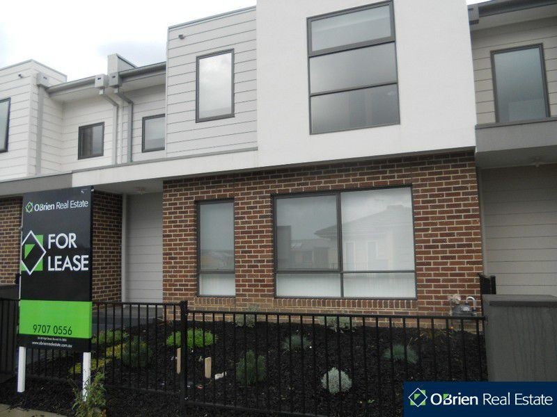 8 Jade Walk, Officer VIC 3809