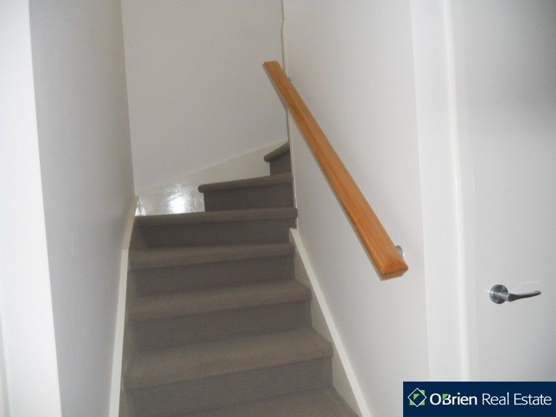 8 Jade Walk, Officer VIC 3809