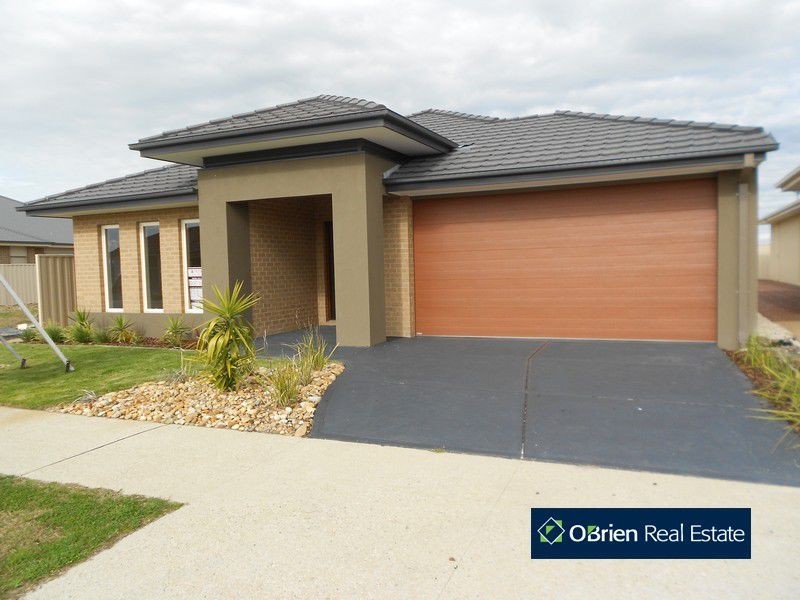 20 Audley Street, Pakenham VIC 3810