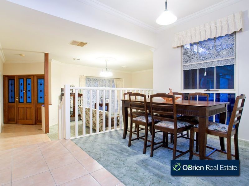 5 Stringybark Court, Berwick VIC 3806