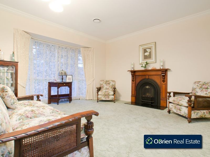 5 Stringybark Court, Berwick VIC 3806