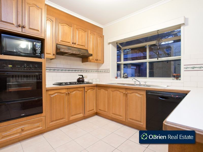 5 Stringybark Court, Berwick VIC 3806