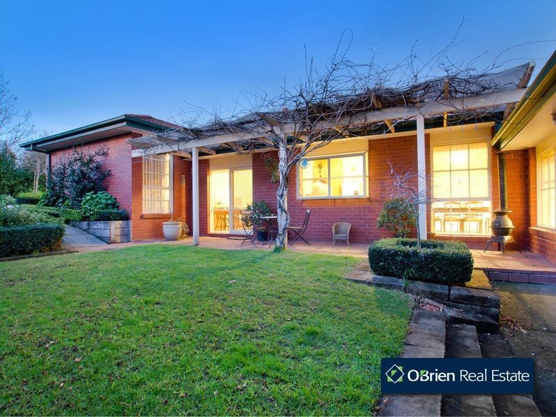 5 Stringybark Court, Berwick VIC 3806