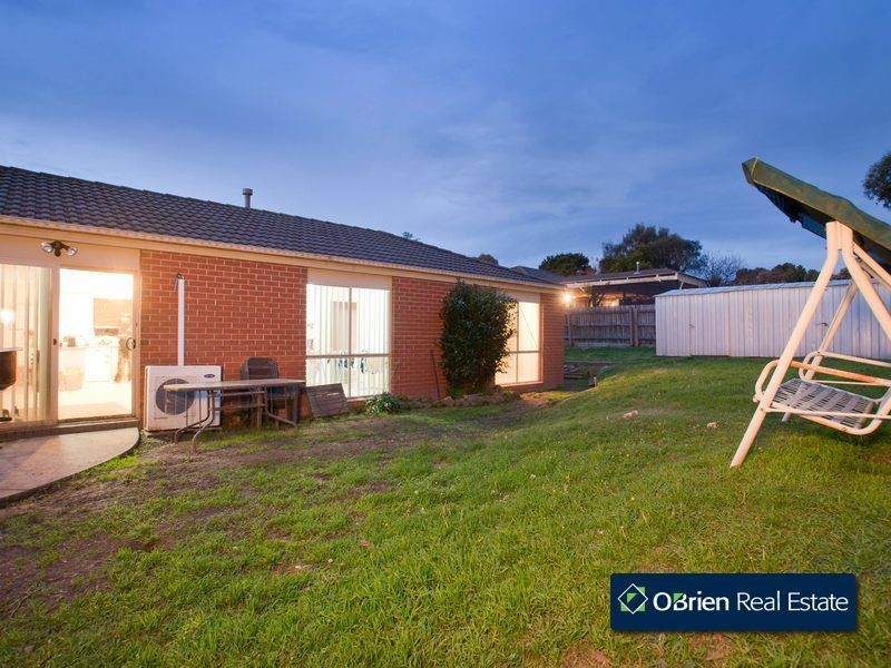 24 Bellevue Drive, Berwick VIC 3806