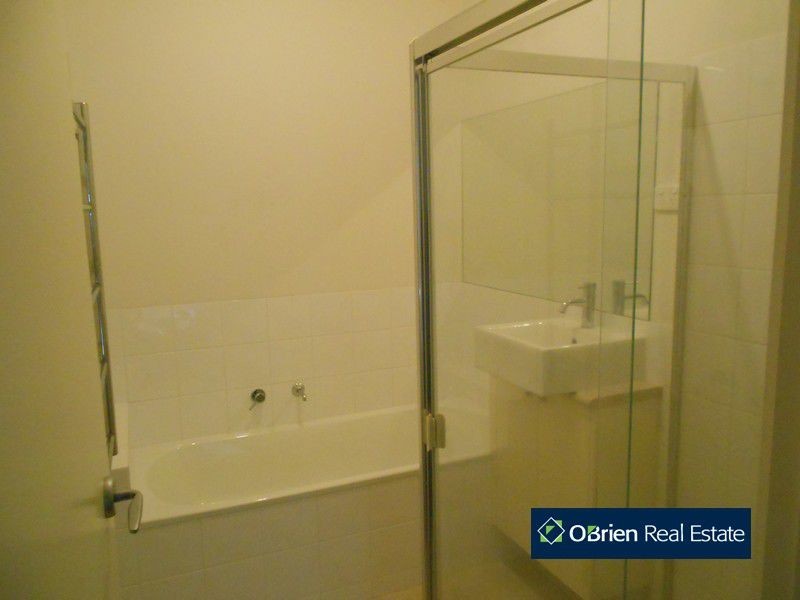 Unit 5/23-25 Main Street, Narre Warren North VIC 3804