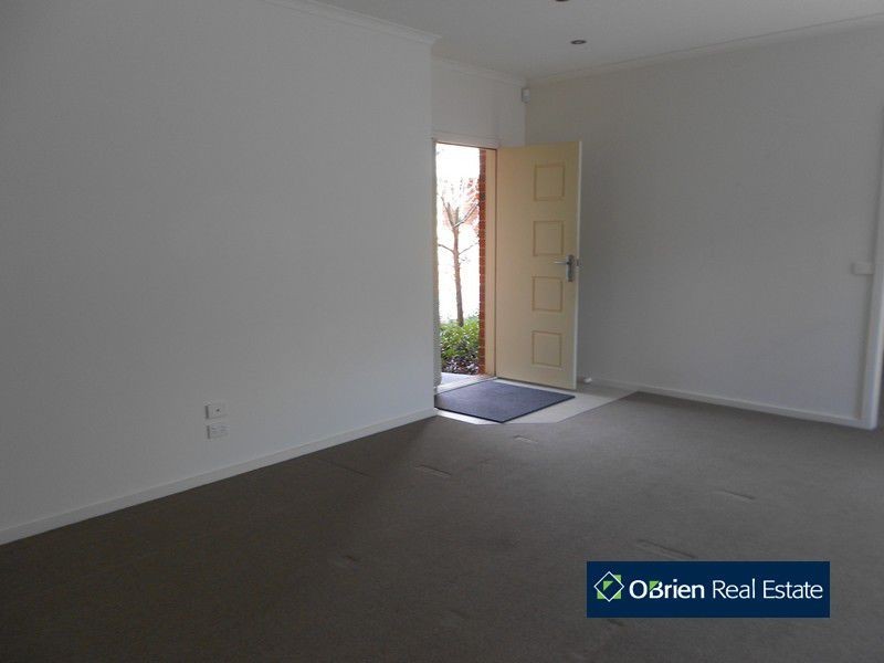 Unit 5/23-25 Main Street, Narre Warren North VIC 3804