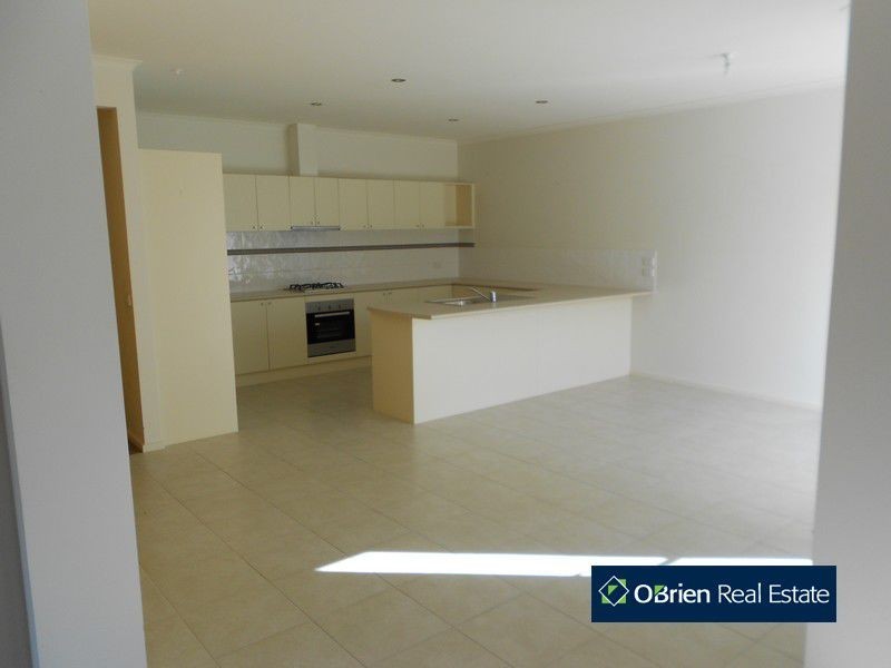 Unit 8/23-25 Main Street, Narre Warren North VIC 3804