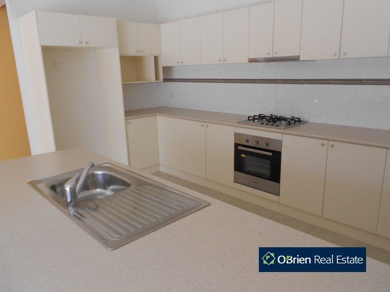 Unit 8/23-25 Main Street, Narre Warren North VIC 3804