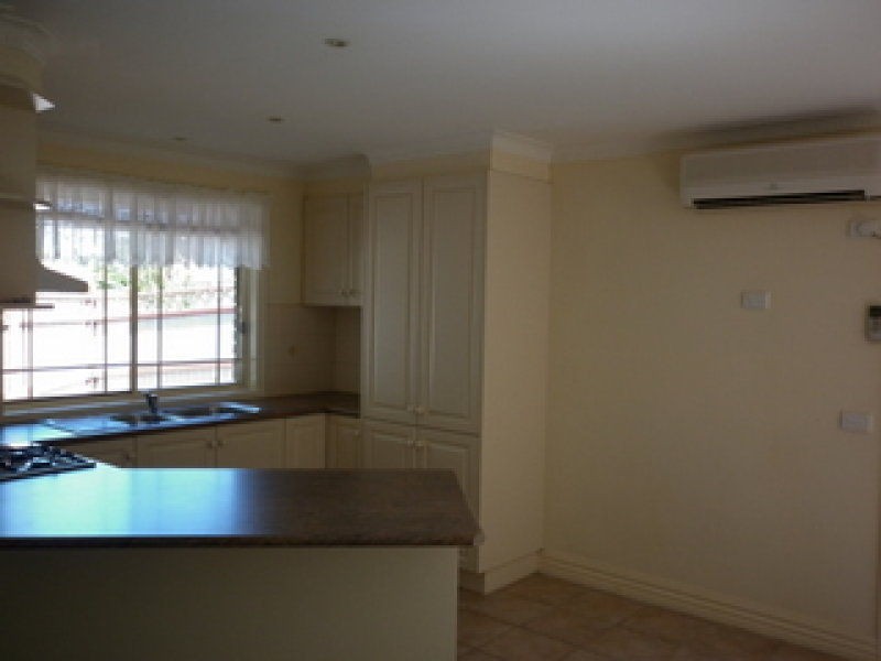 14 Mason Way, Berwick VIC 3806