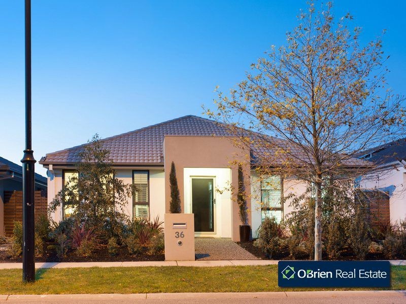 36 Cresthaven Boulevard, Berwick VIC 3806