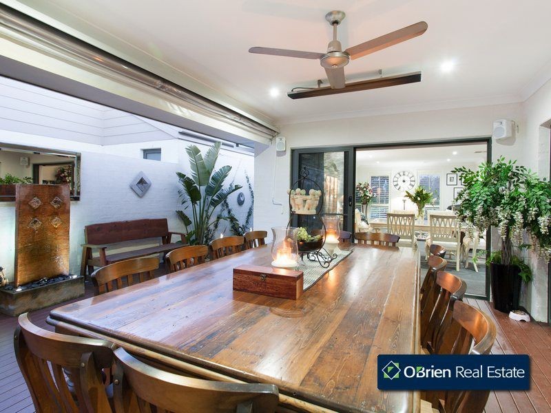 36 Cresthaven Boulevard, Berwick VIC 3806