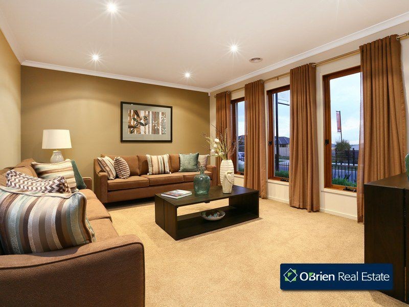 5 Villella Drive, Pakenham VIC 3810