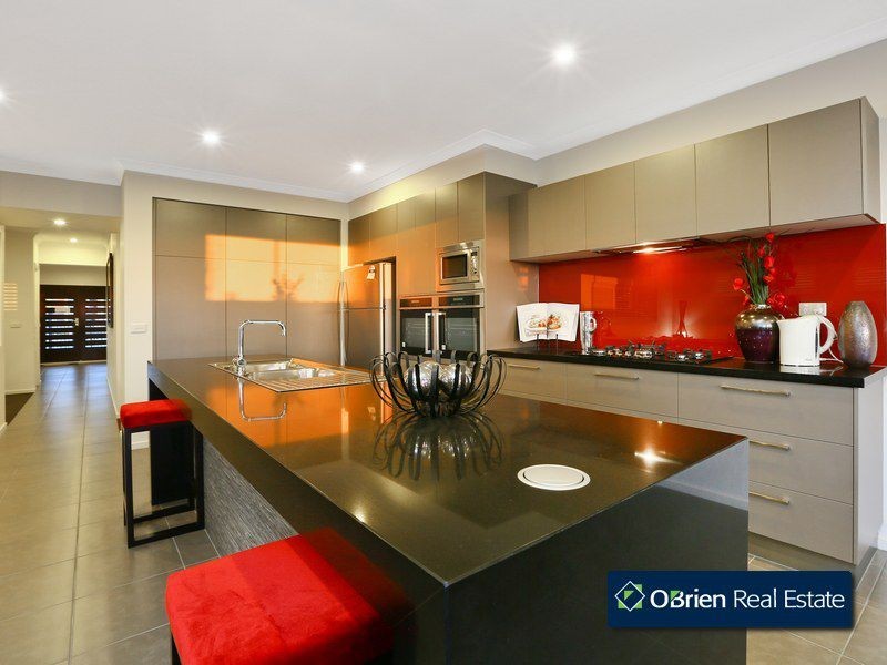 29 Crepe Avenue, Cranbourne West VIC 3977