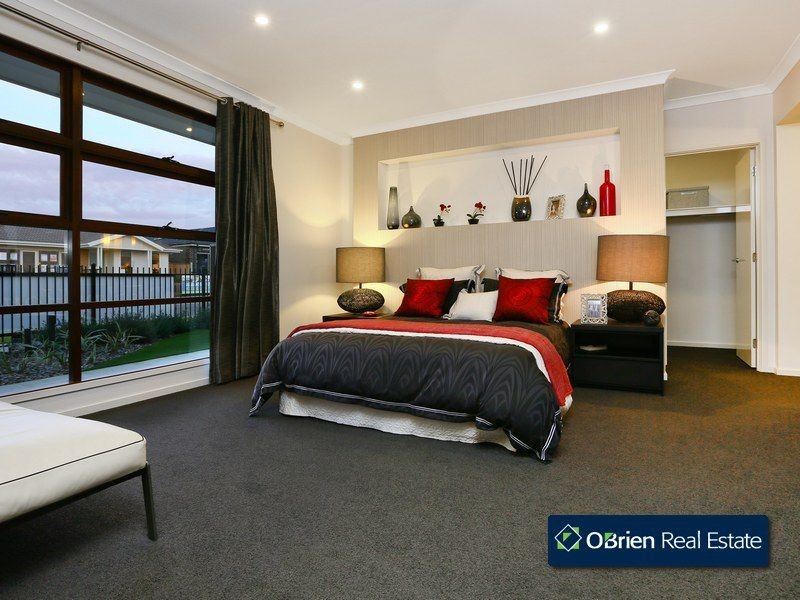 29 Crepe Avenue, Cranbourne West VIC 3977