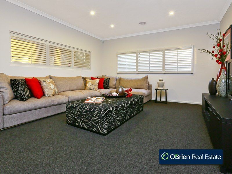 29 Crepe Avenue, Cranbourne West VIC 3977