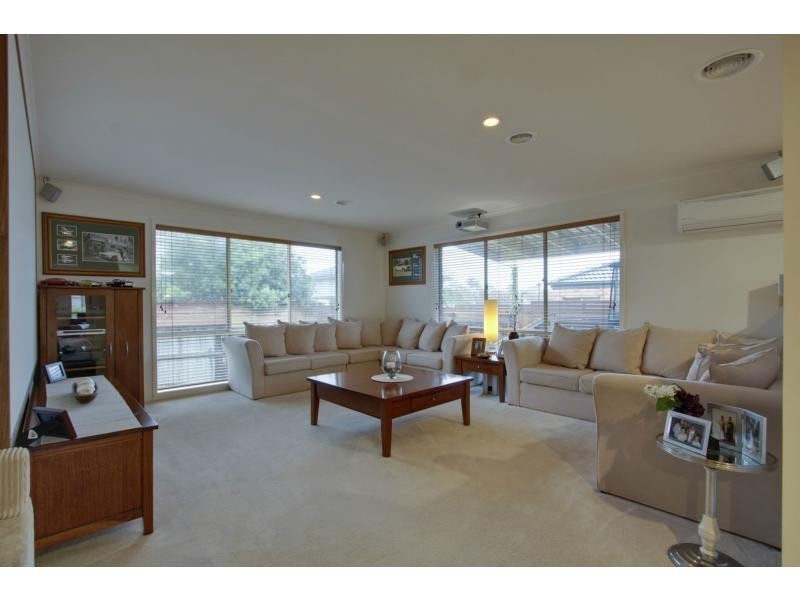 10 Sherbrooke Court, Narre Warren South VIC 3805