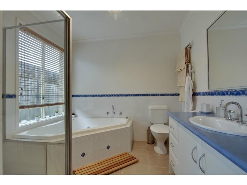 10 Sherbrooke Court, Narre Warren South VIC 3805