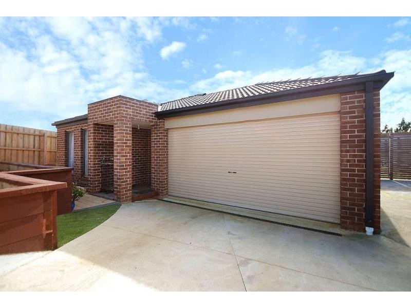 18 Golf Links Road, Berwick VIC 3806