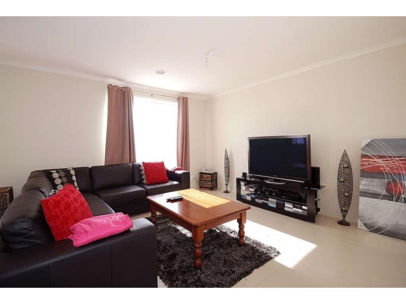 18 Golf Links Road, Berwick VIC 3806