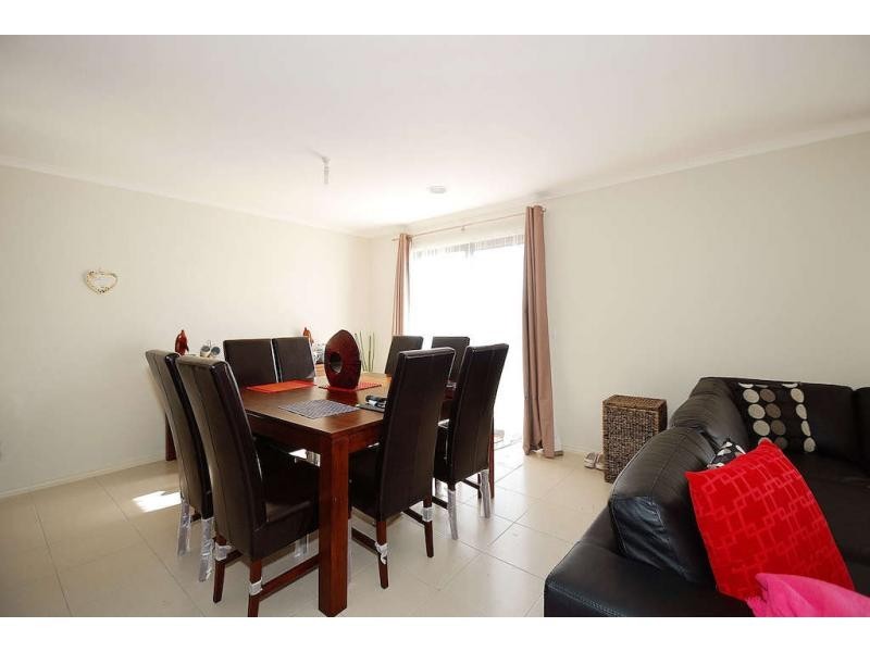 18 Golf Links Road, Berwick VIC 3806