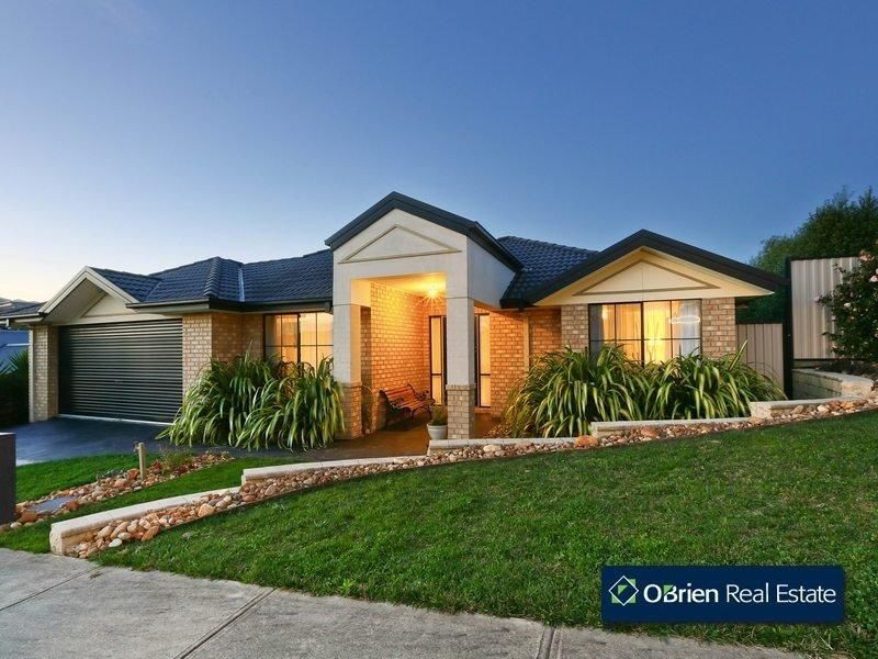 18 Lancaster Way, Beaconsfield VIC 3807