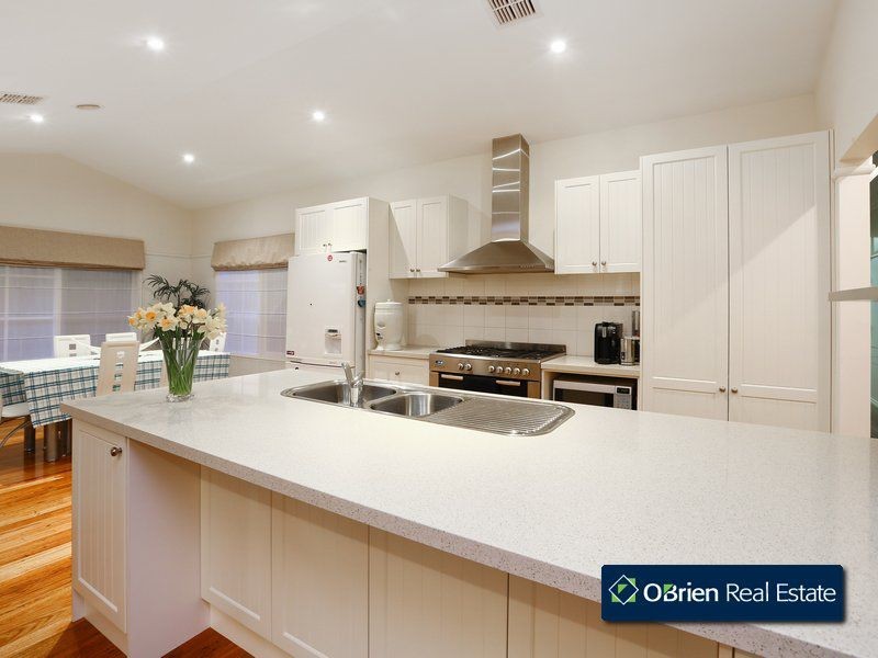 3 Victoria Place, Pakenham VIC 3810