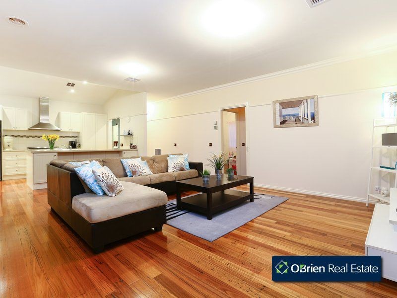 3 Victoria Place, Pakenham VIC 3810