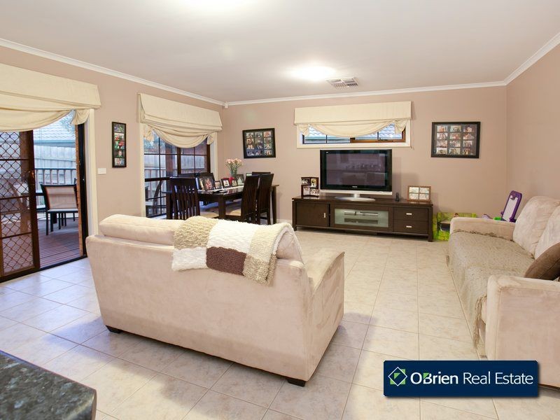 39 Jarryd Crescent, Berwick VIC 3806