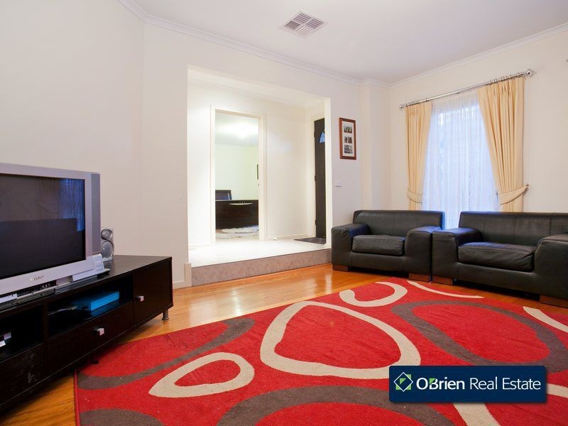 39 Jarryd Crescent, Berwick VIC 3806