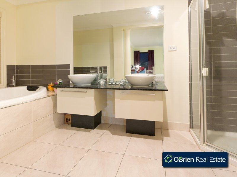 84 Grices Road, Berwick VIC 3806