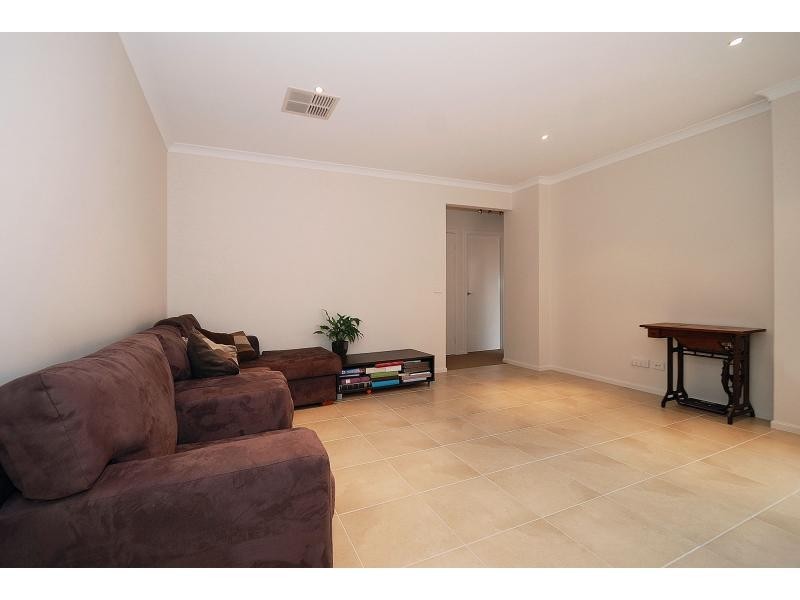 3 Kikuya Way, Cranbourne North VIC 3977