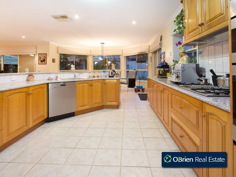 3 Hillrise Close, Narre Warren South VIC 3805