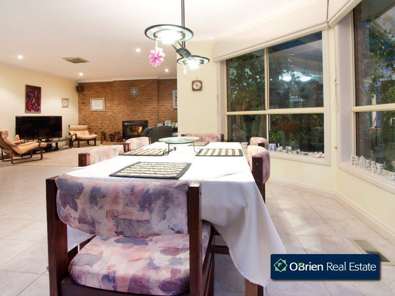 3 Hillrise Close, Narre Warren South VIC 3805