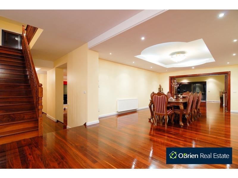 6 The Lough Court, Narre Warren North VIC 3804