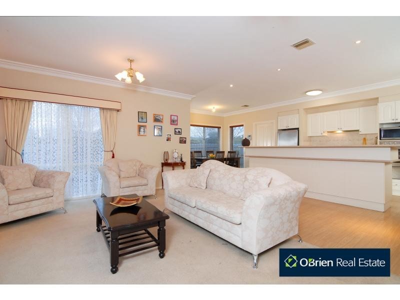 13 Arlington Place, Narre Warren South VIC 3805