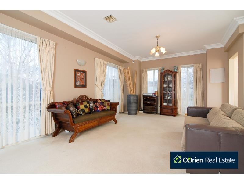 13 Arlington Place, Narre Warren South VIC 3805